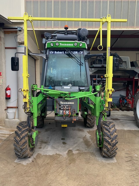 Tracteur enjambeur TECNOMA T140 - photo slide 6