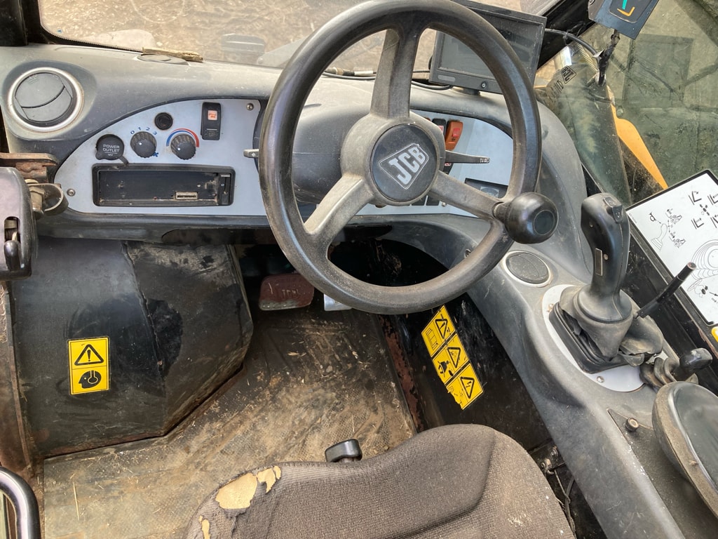 Telescopique JCB 515-40 - photo slide 16