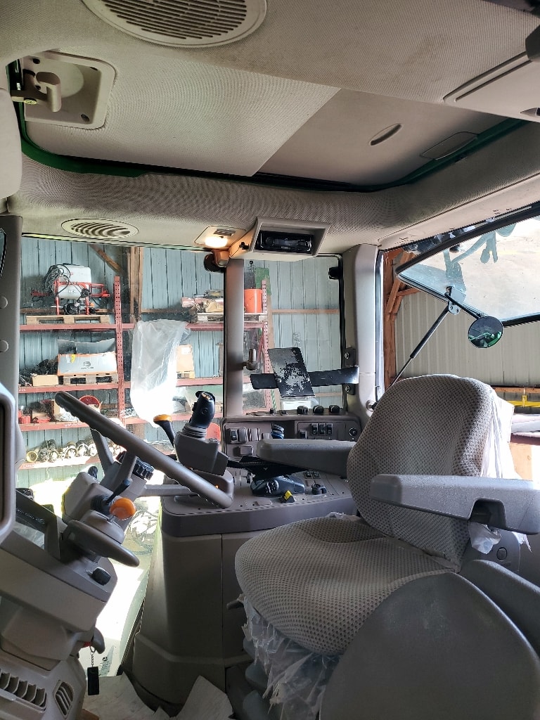 Tracteur chargeur JOHN DEERE 6110M - photo slide 12