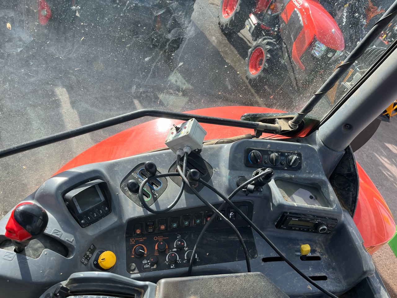 Tracteur KUBOTA Mgx 135 III - photo slide 10