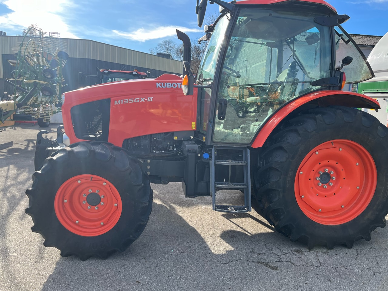 Tracteur KUBOTA Mgx 135 III - photo slide 3