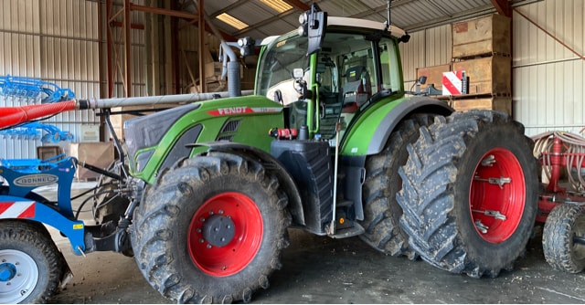 Tracteur FENDT 724 power plus - photo slide 1