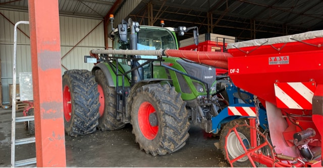 Tracteur FENDT 724 power plus - photo slide 2