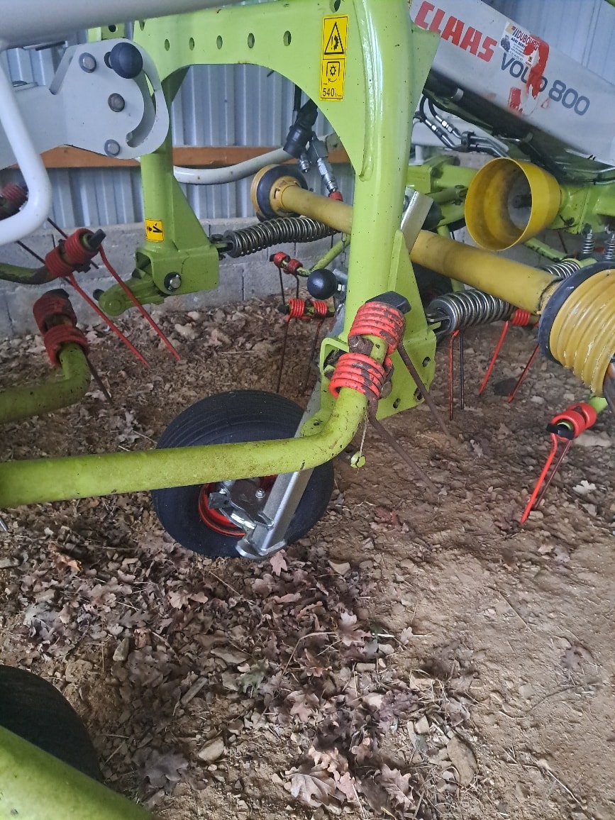 Faneuse CLAAS Volto 800 - photo slide 3
