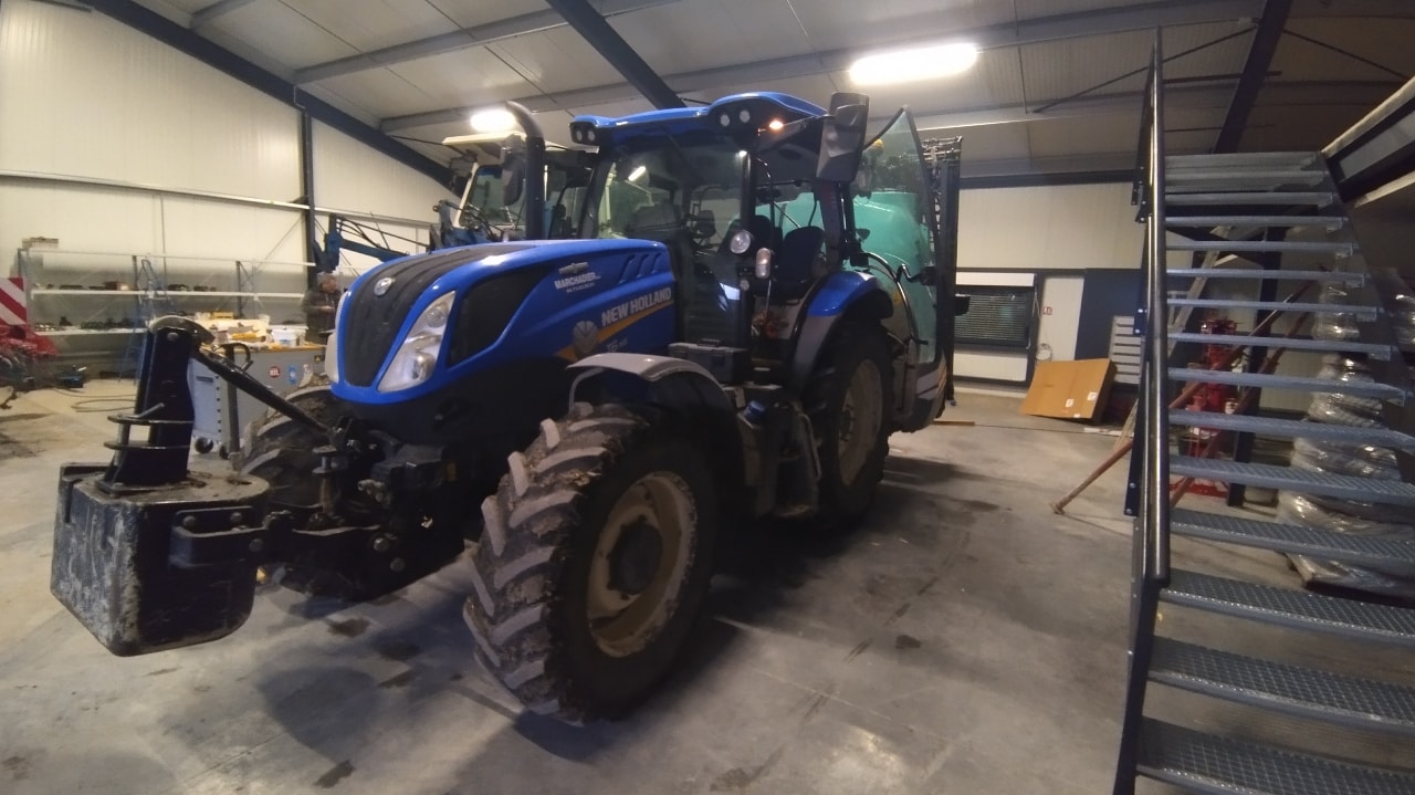 Tracteur NEW HOLLAND T6.165 - photo slide 1