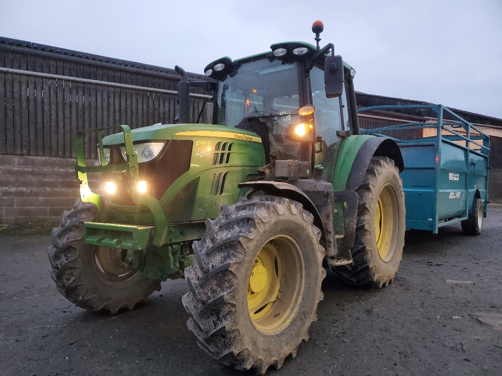 Tracteur chargeur JOHN DEERE 6130M - photo slide 9