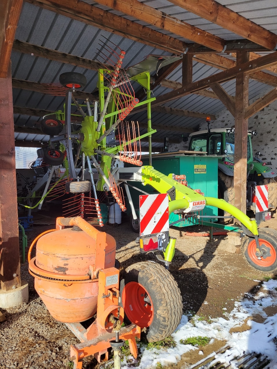 Andaineur CLAAS LINER 1650 TWIN - photo slide 3