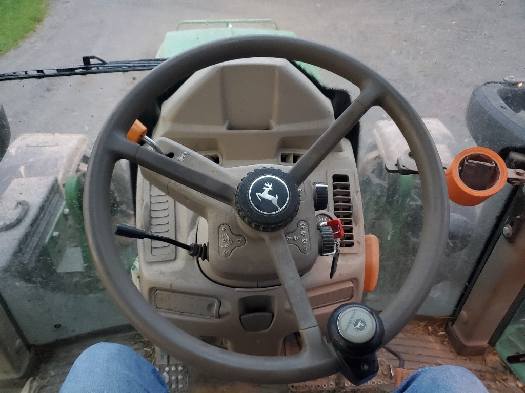 Tracteur chargeur JOHN DEERE 6130M - photo slide 4