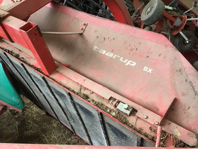 Faucheuse conditionneuse KVERNELAND Tarrup 4032 et bx  - photo slide 10