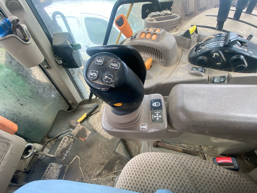 Tracteur chargeur JOHN DEERE 6110M - photo slide 5