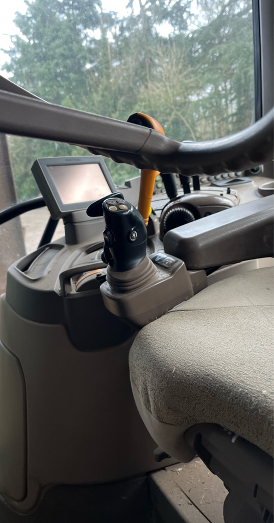 Tracteur chargeur JOHN DEERE 6130R - photo slide 10