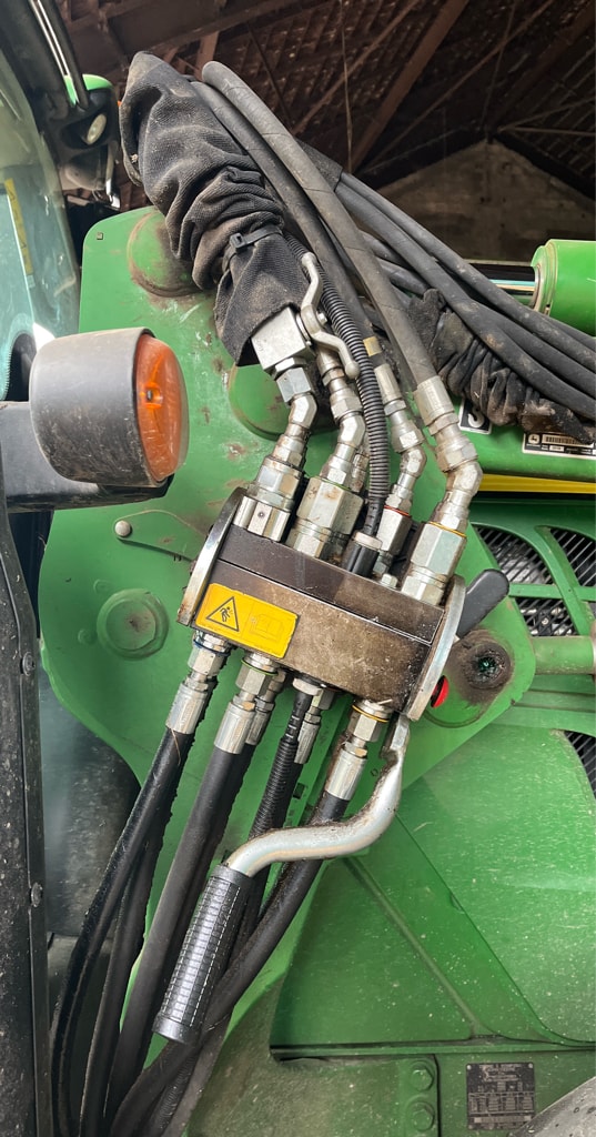 Tracteur chargeur JOHN DEERE 6130R - photo slide 11