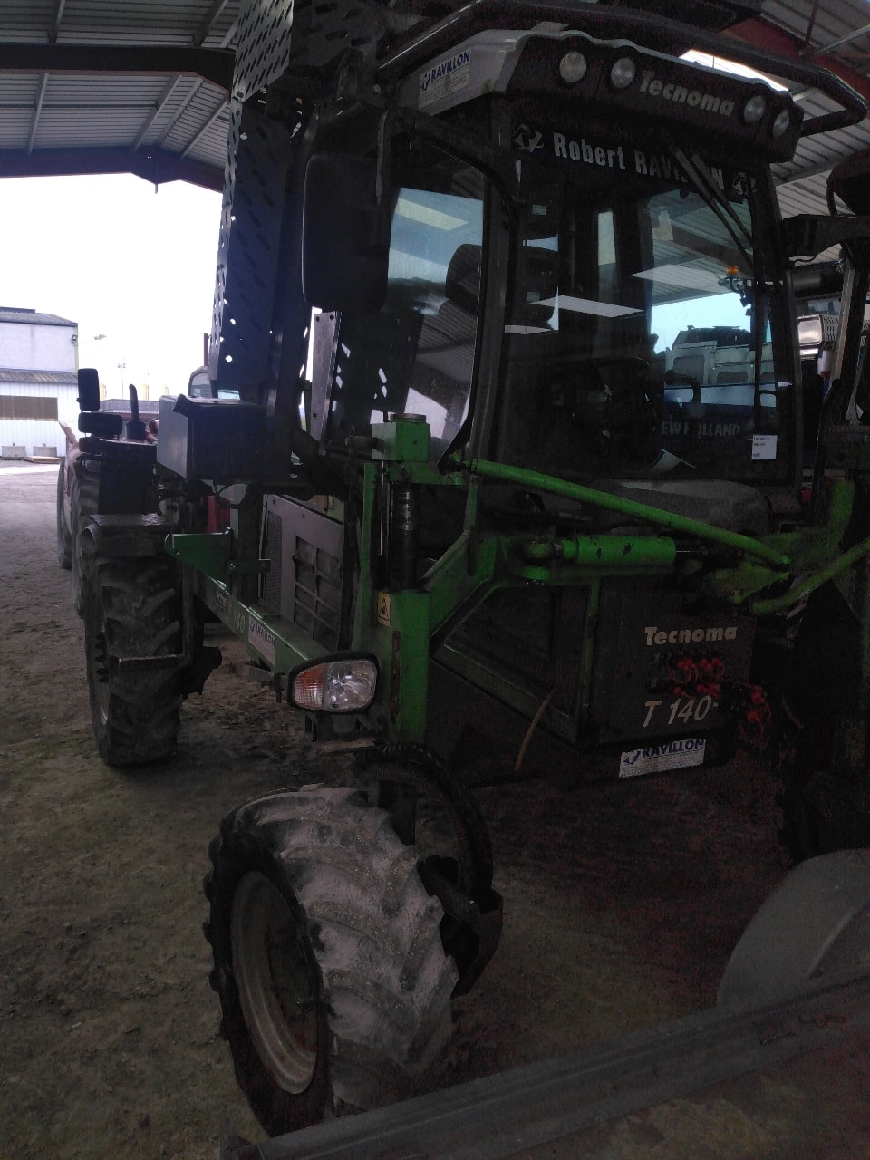 Tracteur enjambeur TECNOMA T140 EVO - photo slide 2