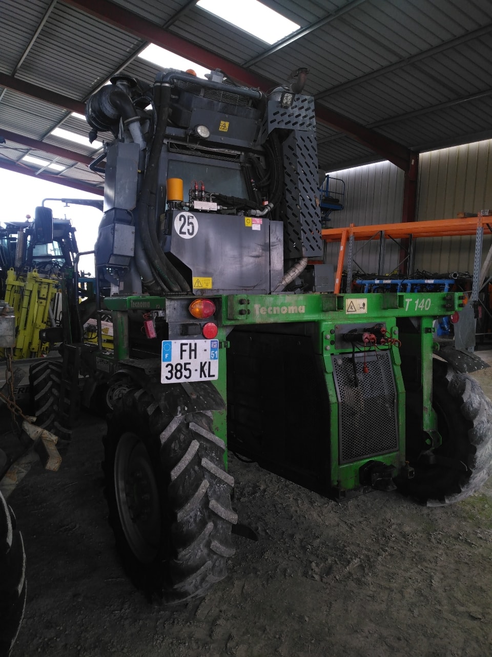 Tracteur enjambeur TECNOMA T140 EVO - photo slide 4
