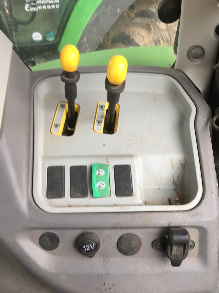 Tracteur chargeur DEUTZ FAHR 6165.4 AGROTRON TTV - photo slide 18