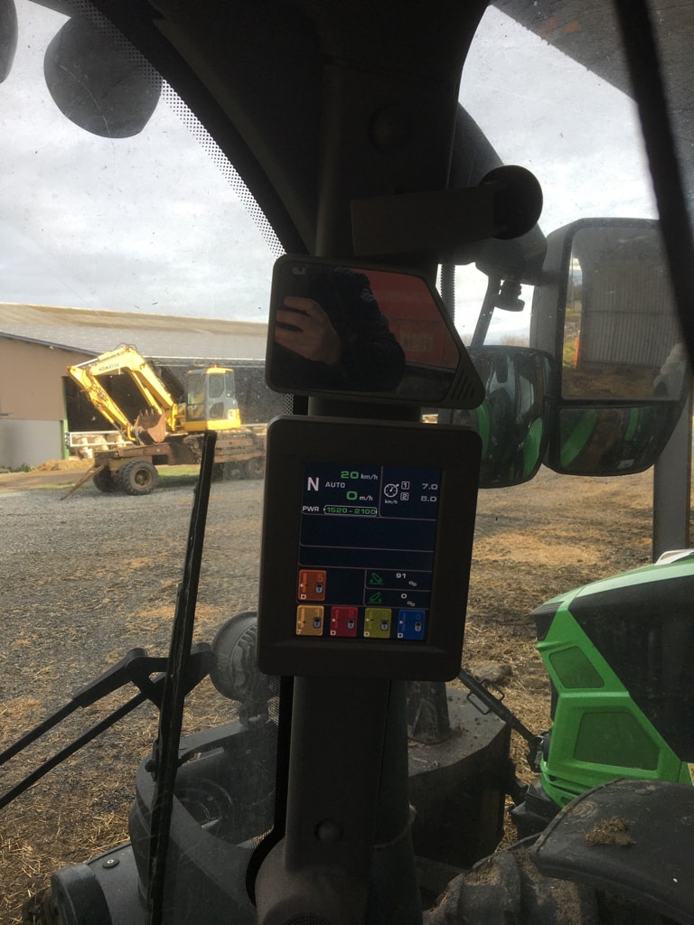 Tracteur chargeur DEUTZ FAHR 6165.4 AGROTRON TTV - photo slide 21