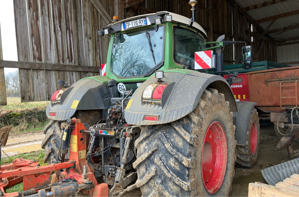 Tracteur FENDT 826 VARIO PROFI + - photo slide 9