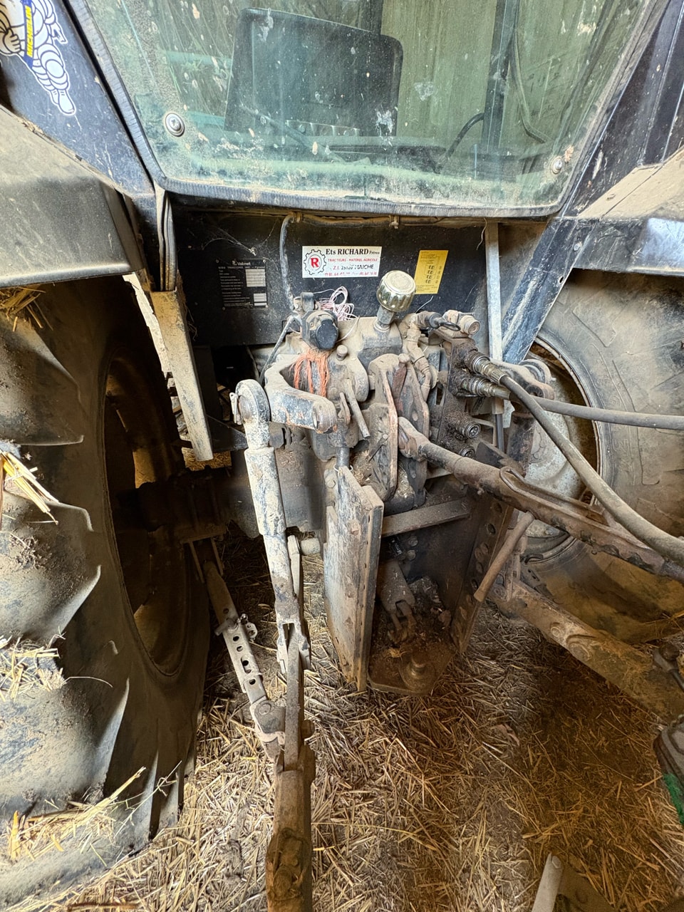 Tracteur VALTRA 565 - photo slide 6