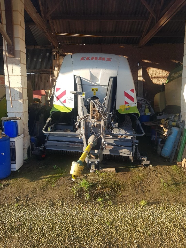 Presse haute densite CLAAS Quadrant 3300 FC - photo slide 16