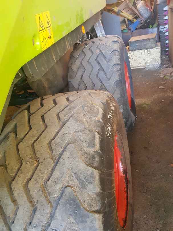 Presse haute densite CLAAS Quadrant 3300 FC - photo slide 17