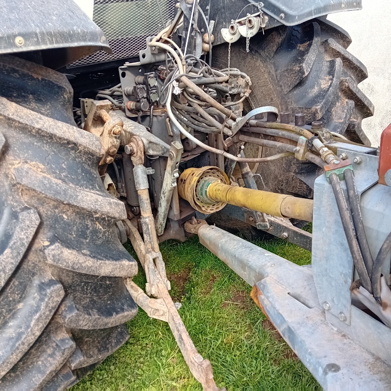 Tracteur VALTRA T 133 HITECH - photo slide 11