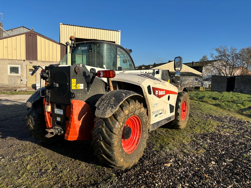 Telescopique BOBCAT TL 38.70 HF AGRI - photo slide 3