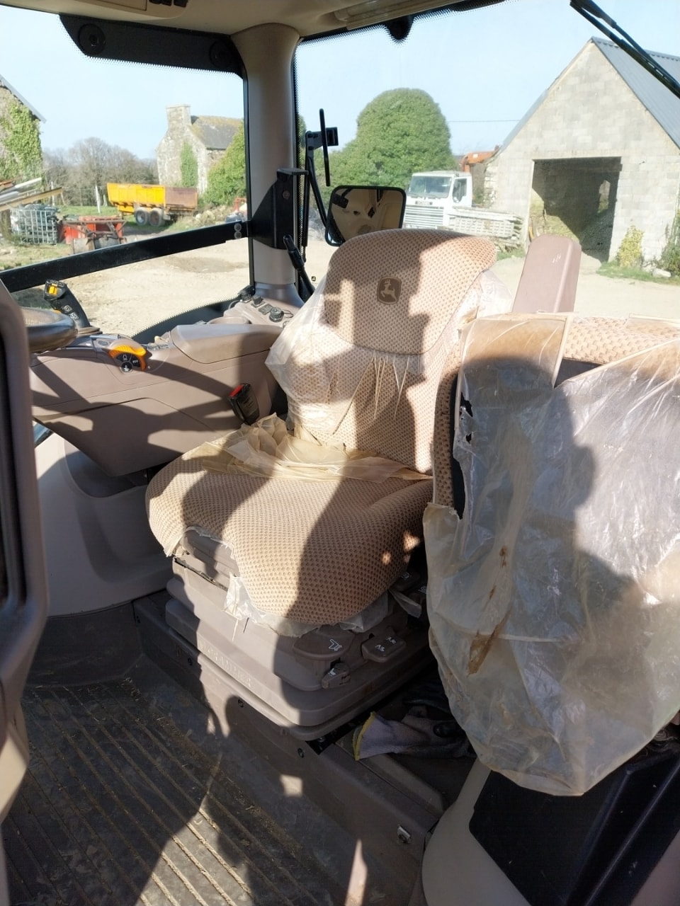 Tracteur JOHN DEERE 6R150 - photo slide 4