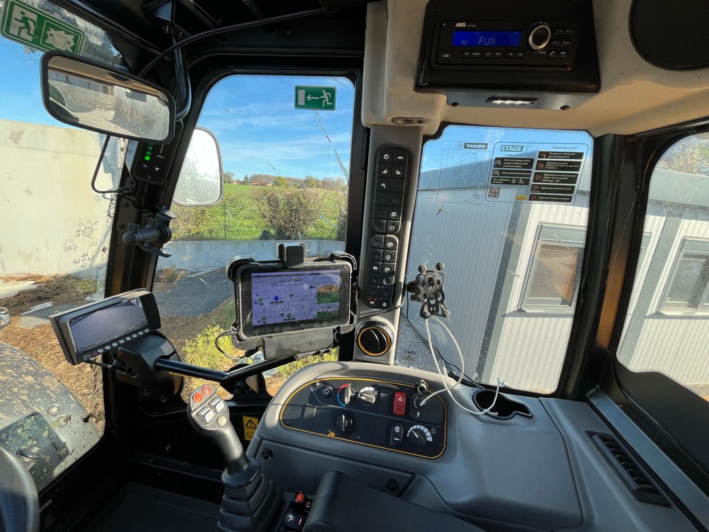Telescopique JCB TM 320 - photo slide 12