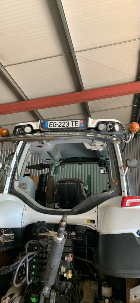Tracteur chargeur VALTRA T 214 DIRECT - photo slide 3
