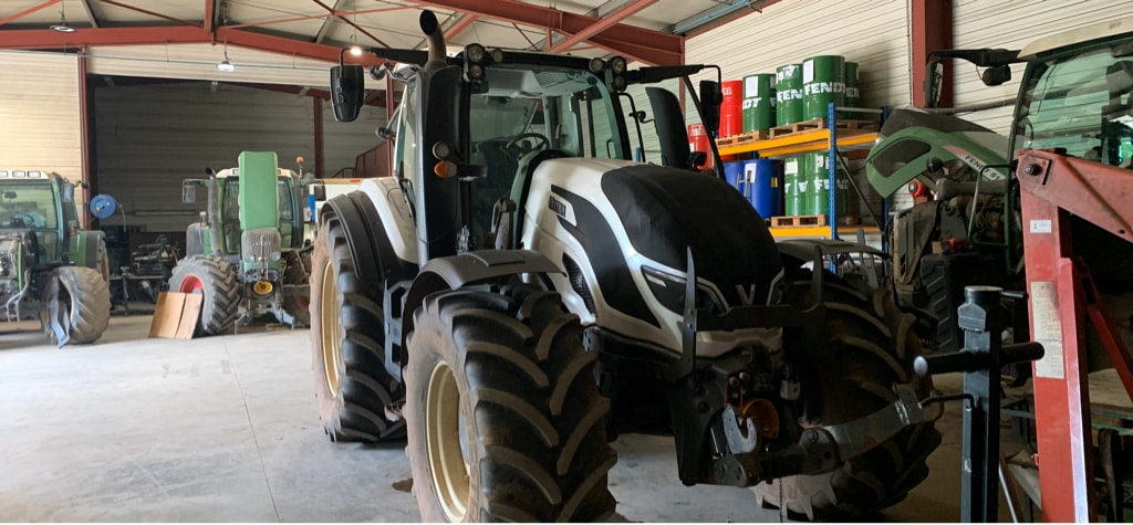 Tracteur chargeur VALTRA T 214 DIRECT - photo slide 6