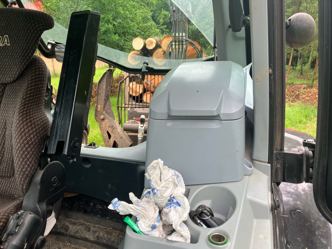 Tracteur VALTRA T194 Direct - photo slide 14
