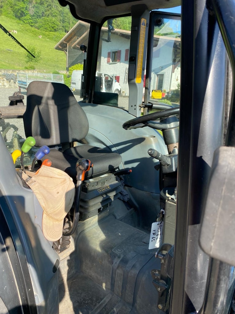Tracteur NEW HOLLAND TN65 - photo slide 4