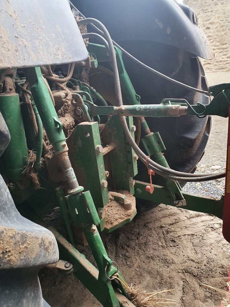 Tracteur JOHN DEERE 6210R - photo slide 9