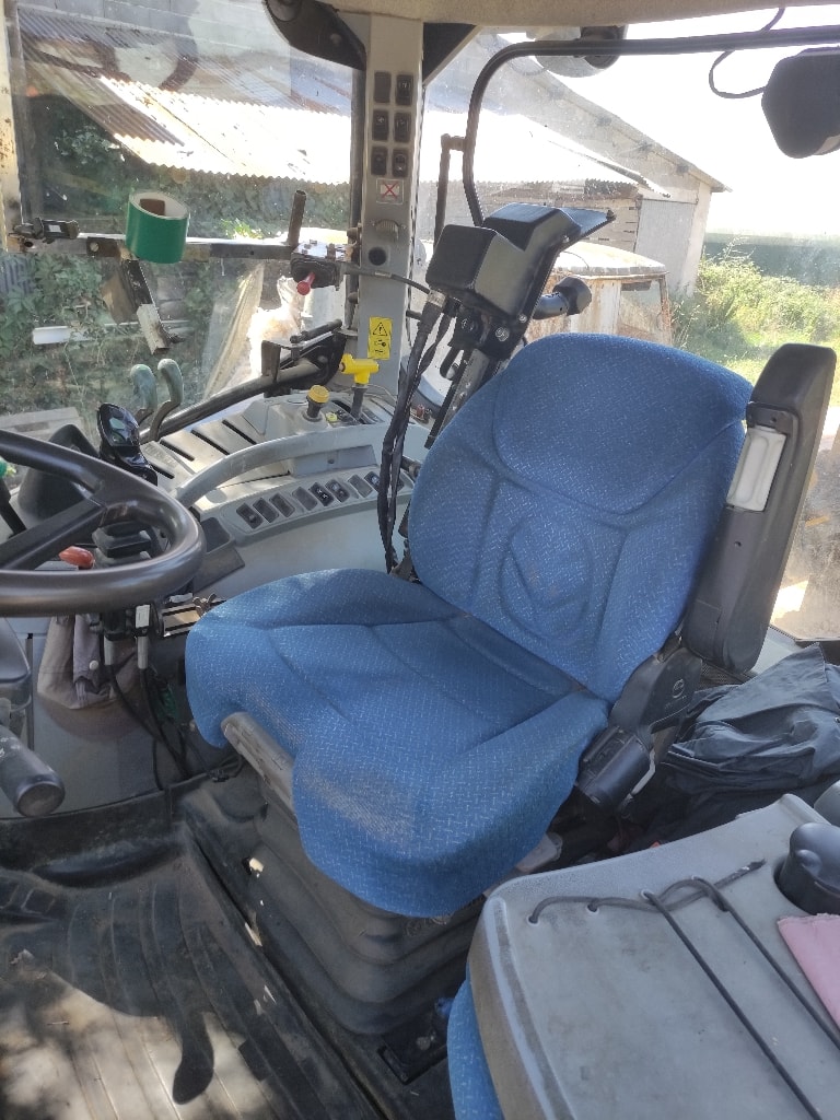 Tracteur chargeur NEW HOLLAND T6.120 - photo slide 15