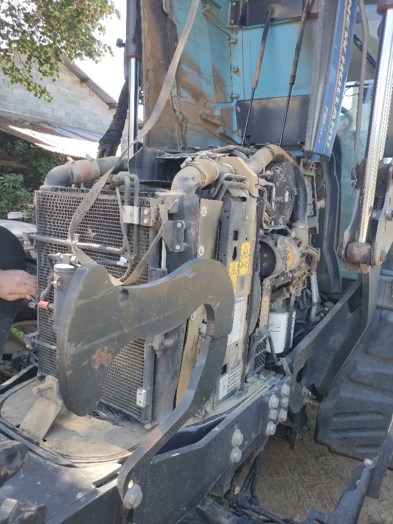 Tracteur chargeur NEW HOLLAND T6.120 - photo slide 9