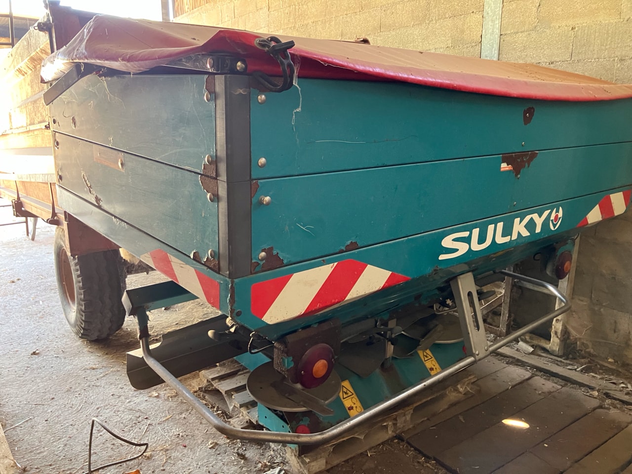 Epandeur engrais SULKY DX 20 + - photo slide 2