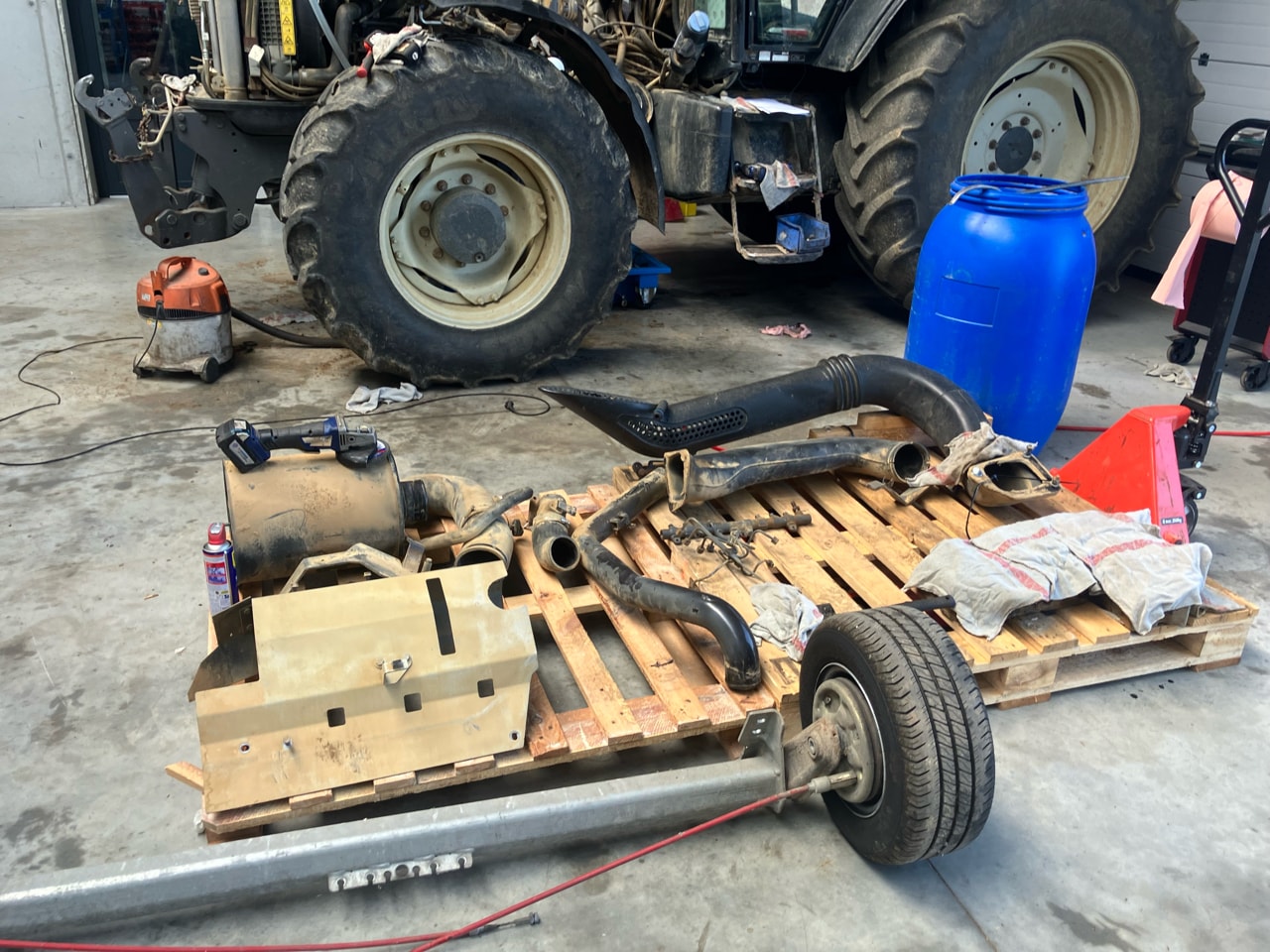 Tracteur VALTRA T153 - photo slide 9