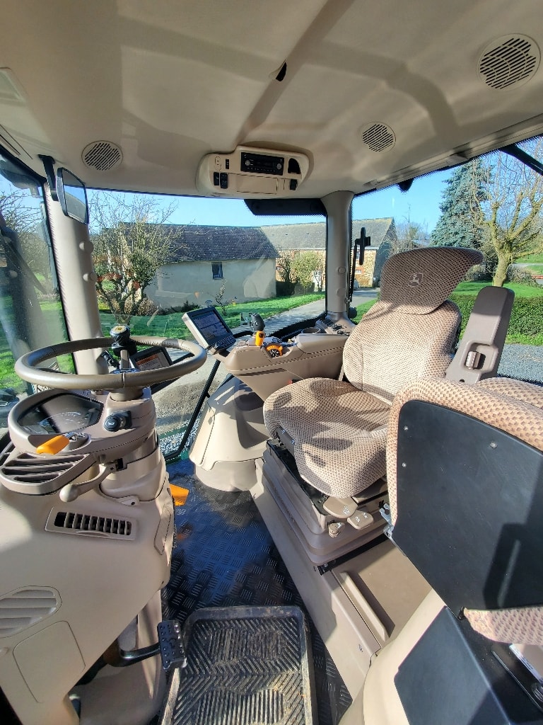 Tracteur JOHN DEERE 6145R - photo slide 4