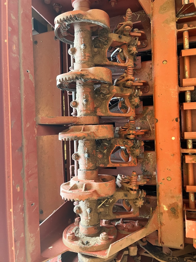 Presse moyenne densite FIAT Hesston 4600 - photo slide 8