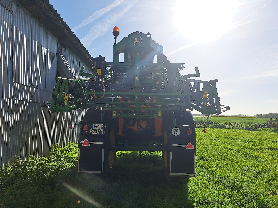 Pulverisateur JOHN DEERE R962i - photo slide 8